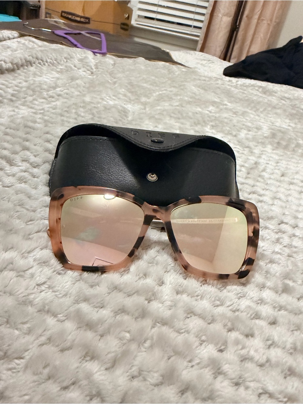 DIFF Oversized Square Tortoiseshell Sunglasses + Case - Picture 2 of 4